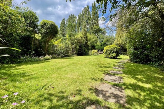 Images for Raleigh Drive, Claygate EAID:MatthewPierce BID:Matthew Pierce